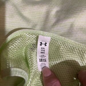 Under Armour Heat Gear Light Green Yank Top XXL ,so cute